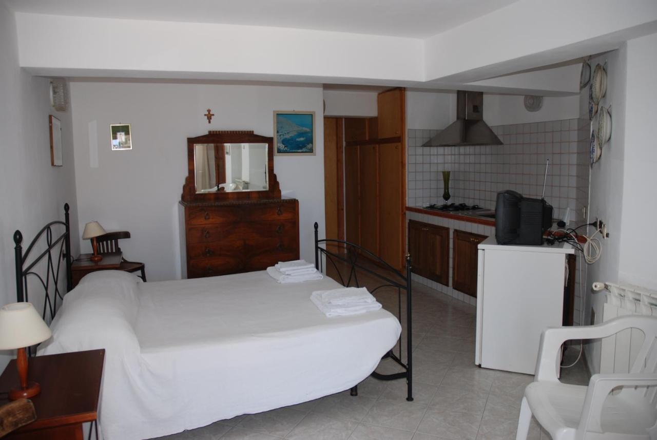 Case Vacanze La Cernia Bruna Isola di Ustica Exterior photo
